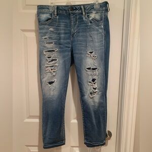 American Eagle Outfitters Light Blue Distressed Cropped Jeans